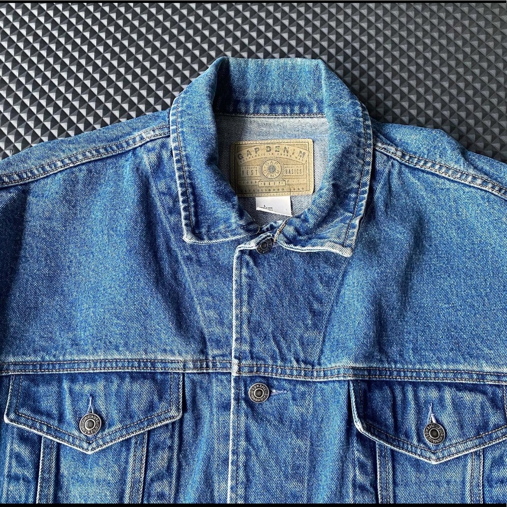 ❗️SOLD❗️GAP Denim Jacket - Picture 2 of 10